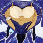 【美品 社交ダンス衣装】ネイビー TAKADANCE タカダンス ワンピース ドレス 青 紺 紫 羽 フロート ベロア ビジュー 高級感 黒 上品 迫力 ボリューム デモ 競技用 ダンス用 発表会 パーティ 豪華 華やか レディース レオタード クロッチ 羽