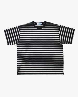 EACHTIME. BORDER T-SHIRT BLACK/WHITE
