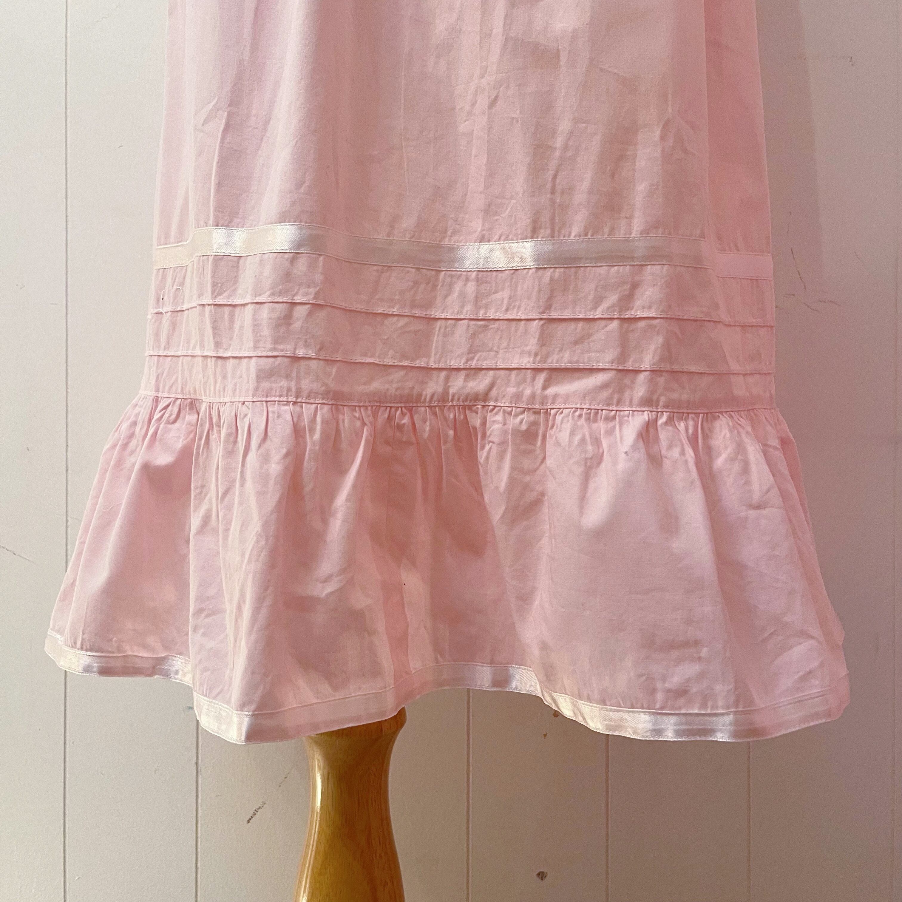 pink ribbon frill apron