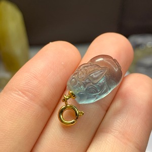 8.チャーム貔貅✩ブルー系フローライトビーズ