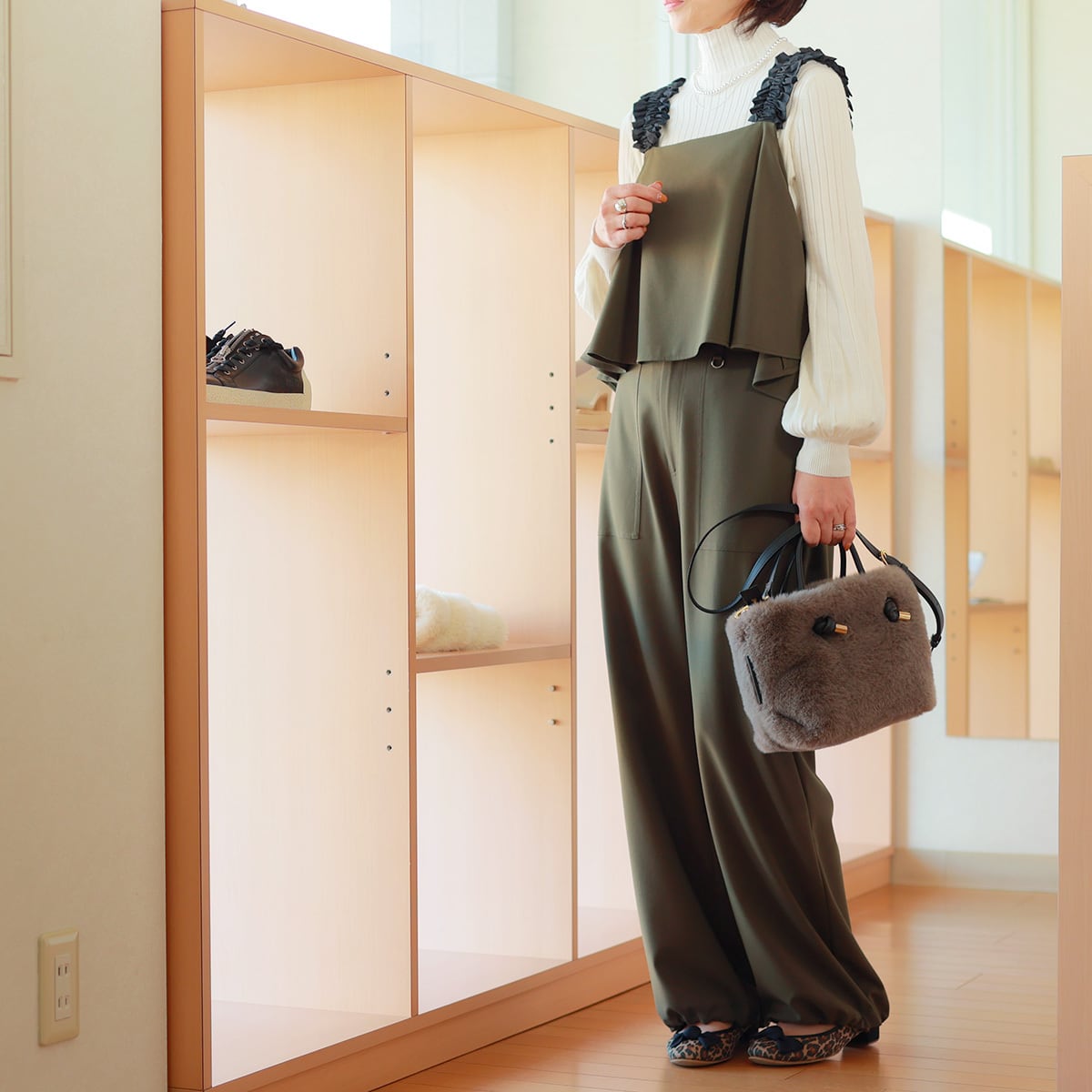 CHIGNON (シニヨン)フリルストラップビスチェ セットアップ