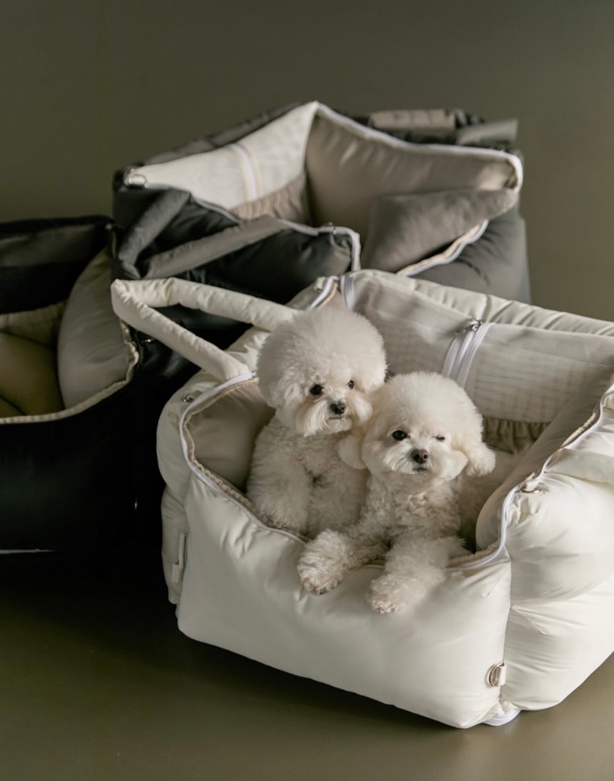 四面クッションの厚みと一緒に快適で安心安全なドライブクッション・ドライブベッドー(CREAM&WHITE)