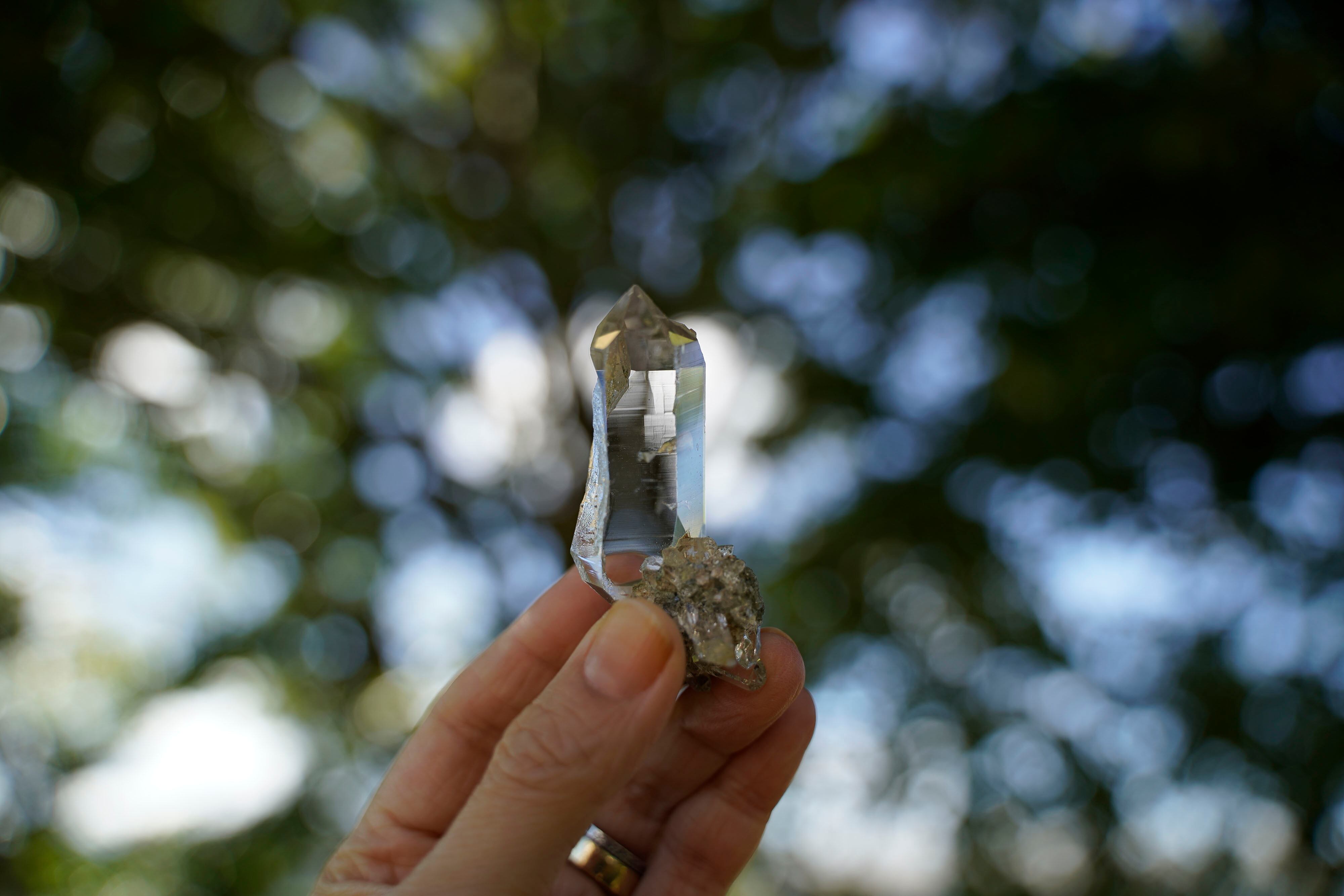 QUMRR2411-029 マニハール産ヒマラヤ水晶ポイント