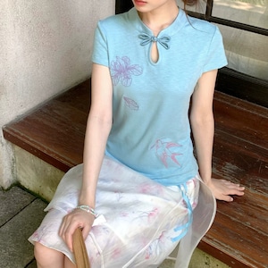 カットアウトネックデザイン刺繍トップス ・11561