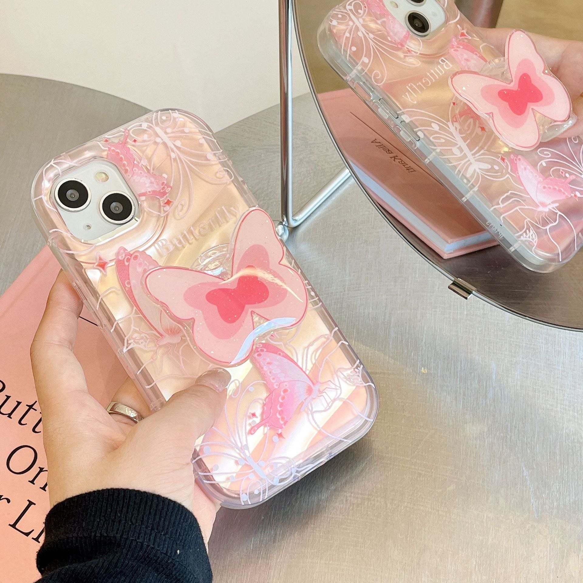iPhone15対応】可愛いピンクバタフライ◎水紋デザイン クリアケース