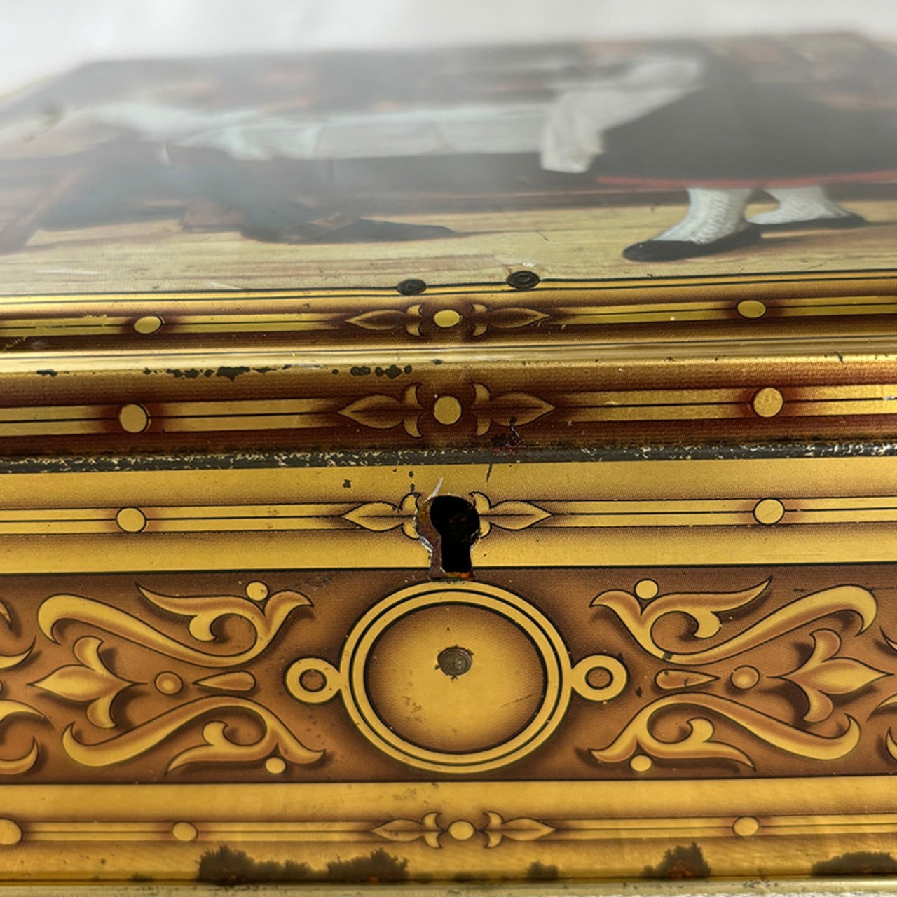 ヴィンテージ缶　お菓子缶　鍵穴あり鍵なし　ティータイム　ベルギー製 12otdz13