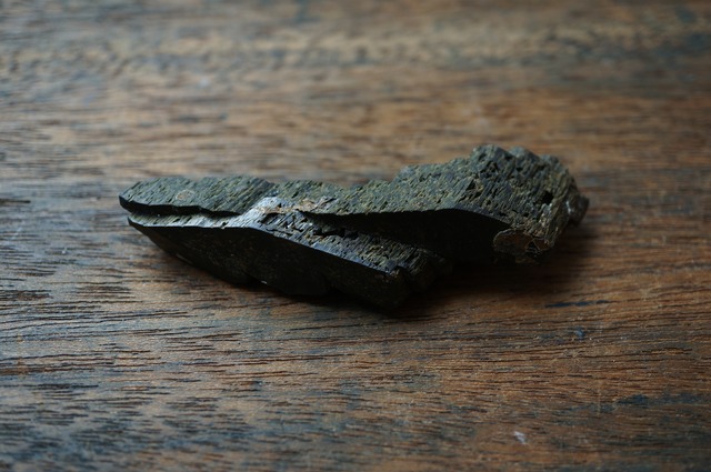 アフガニスタン産エピドート Epidote 2320