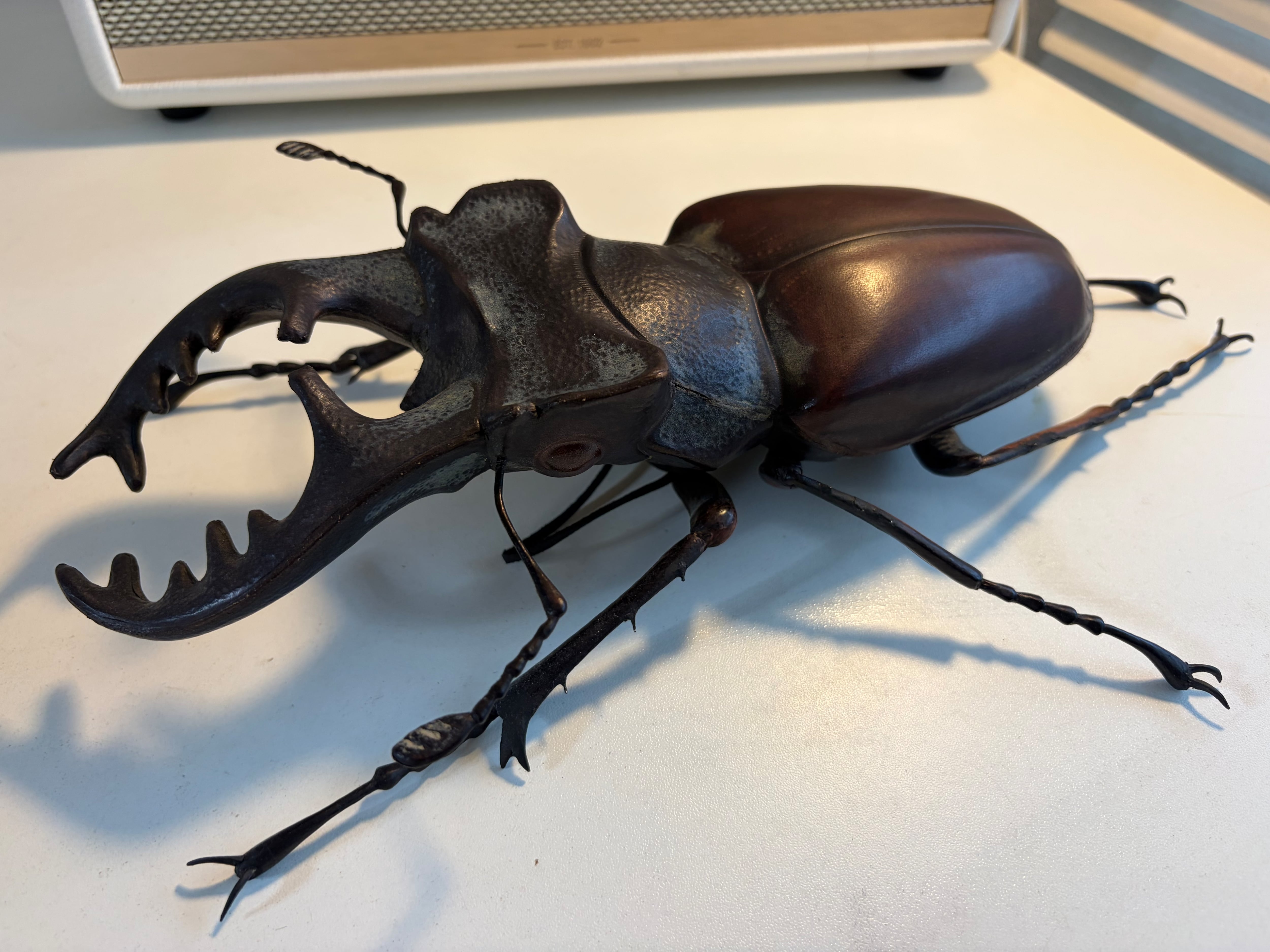 クワガタ (レザークラフト) 足先縦30cm、巾20cm 作者 河野 甲