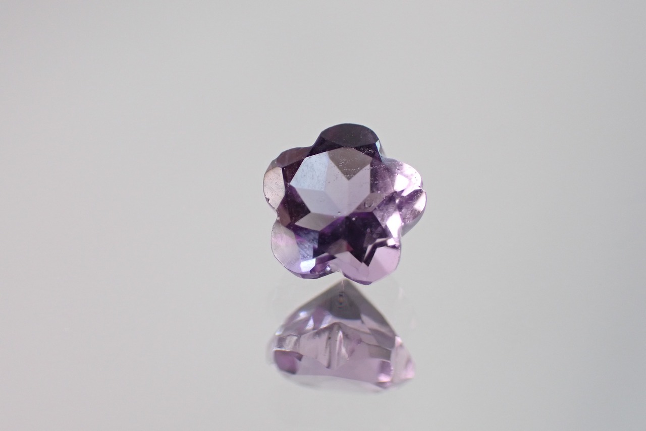 アメジスト（フラワーカット）　1.15ct　[C2‐417]