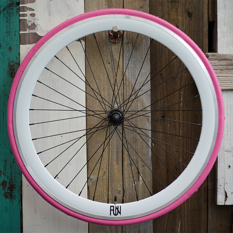 FUN 700×23C CHAMELEON TIRE ピストバイク 自転車