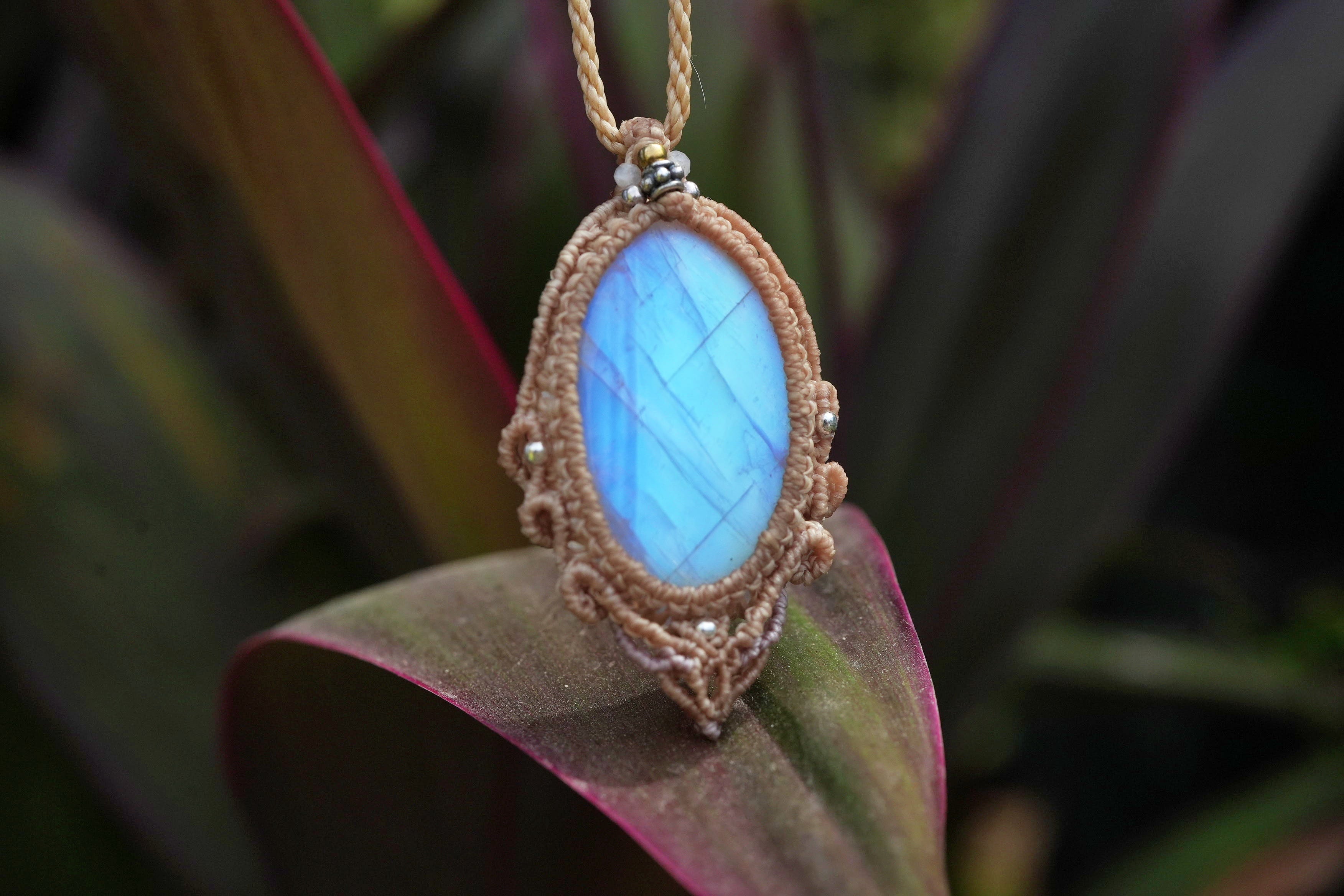 幻想ブルー★レインボームーンストーン マクラメネックレス2558