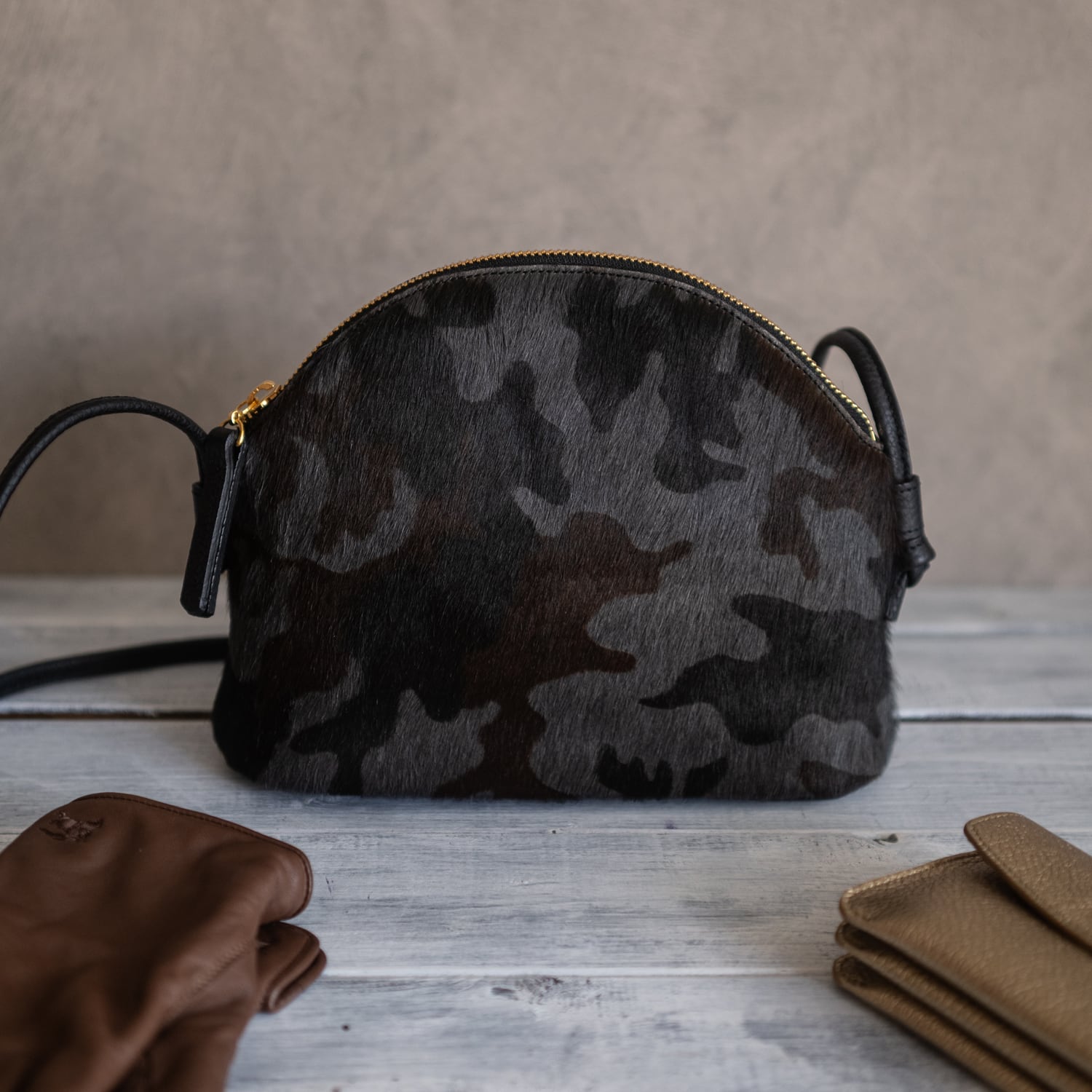 ミニポシェット 上質ファー本革 シンプル ミニバッグ 大人 コンパクト ミニマル 上品