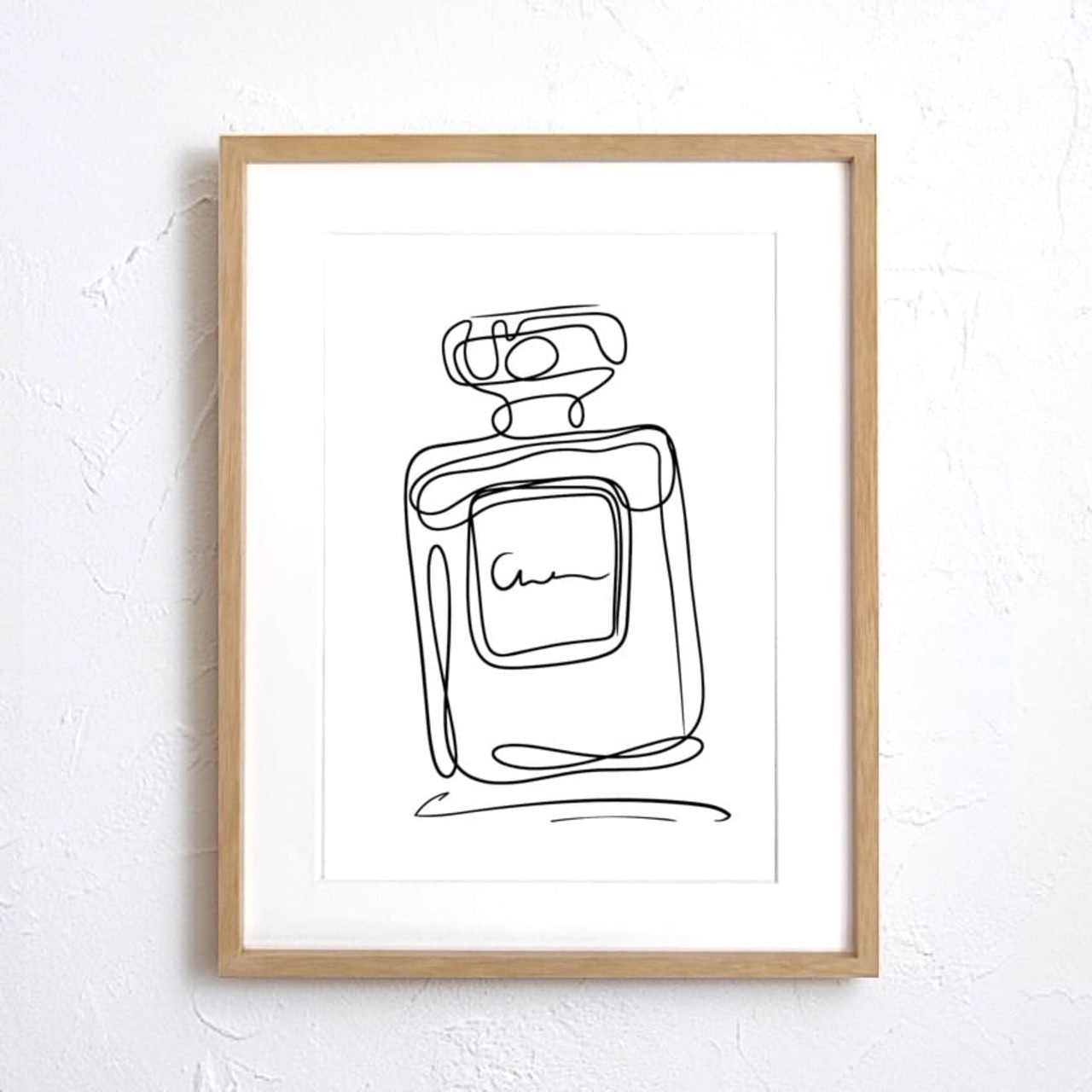 EAU DE PARFUM N°5｜香りの余韻を描いたミニマルパフュームアート｜空間を上品に整える線画ポスター｜A2ポスター