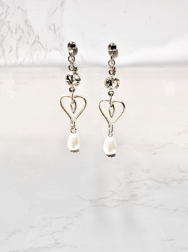 ワイヤーハート×クリスタルストーンイヤリング・ピアス