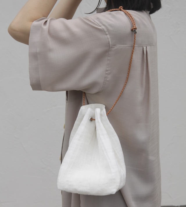 Plain kinchaku bag