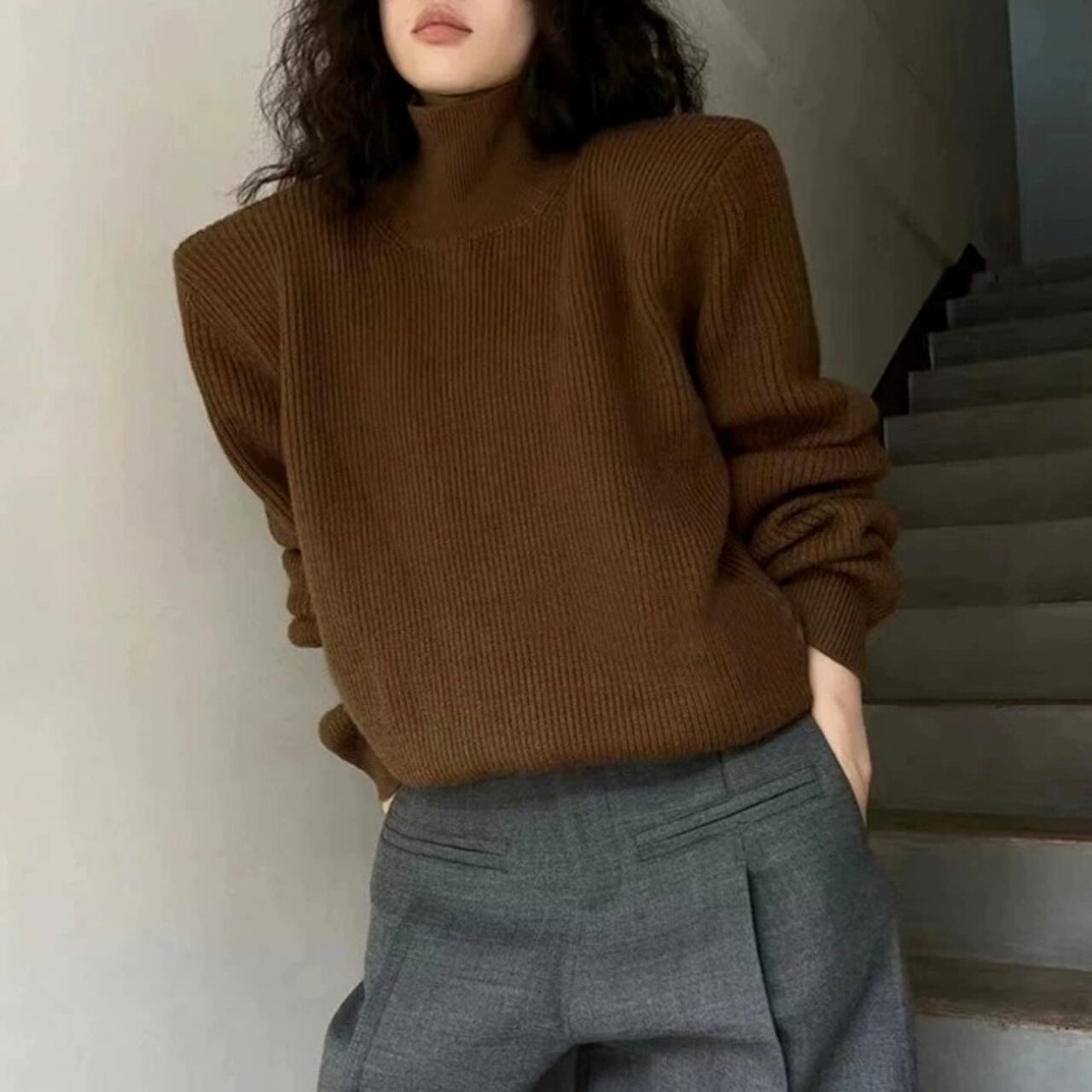 Structured Shoulder High-Neck Knit 01505
