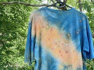 輝く月と天の川の手染めTシャツ・兼用XLサイズ（藍染＆ベンガラ染め）