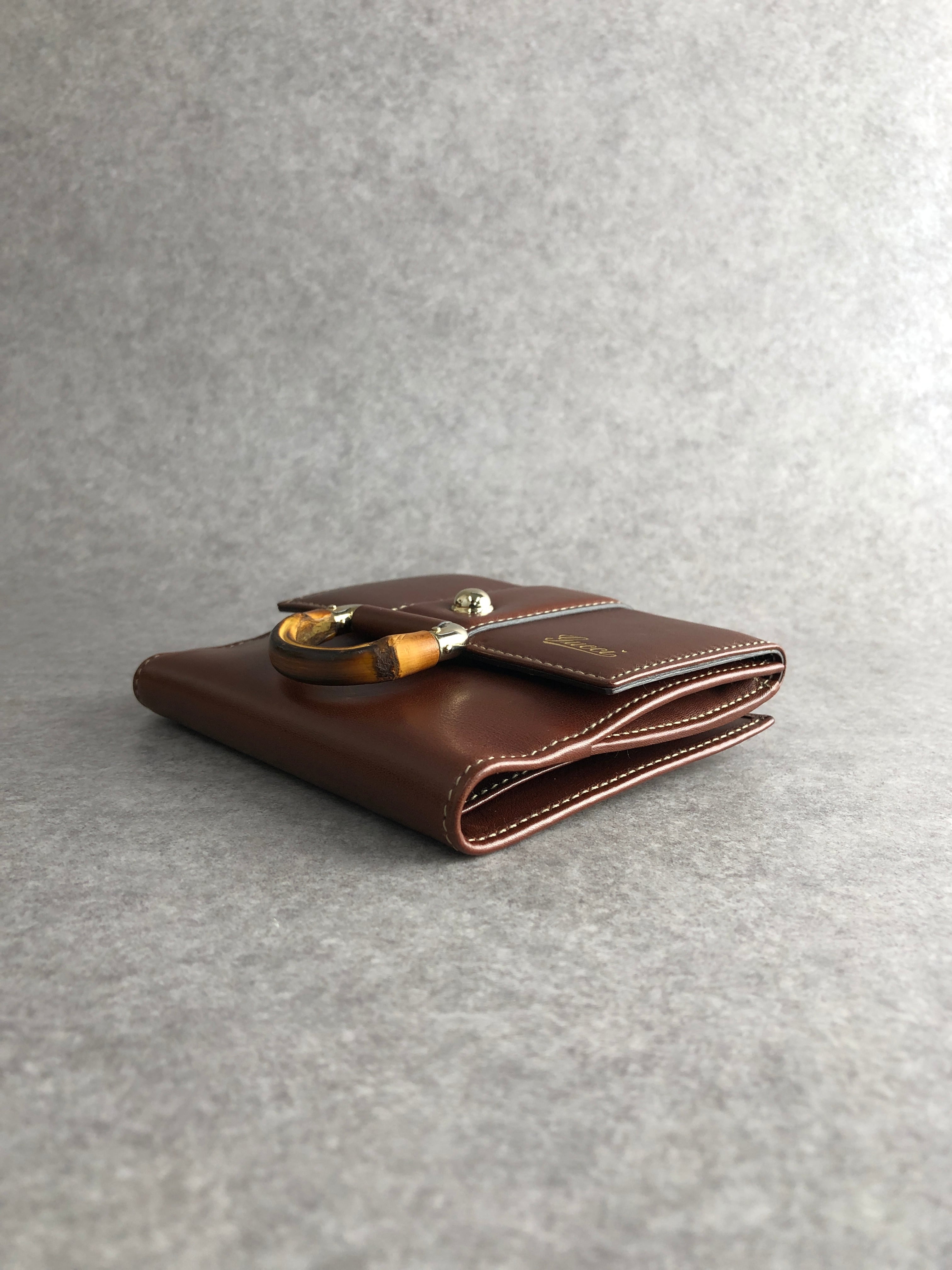ヴィンテージ GUCCI 2つ折り財布 ダークブラウン レザー GUCCI グッチ 財布 ブラウン バンブー レザー 2つ折り vintage