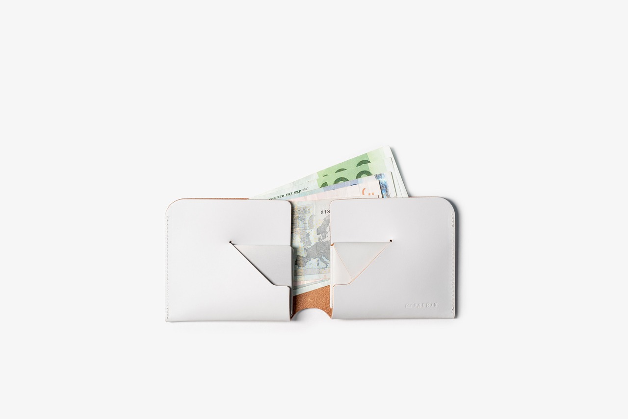 コインケースが取り外せる財布　BI-FOLD WALLET & [FLIP] / BRICK RED