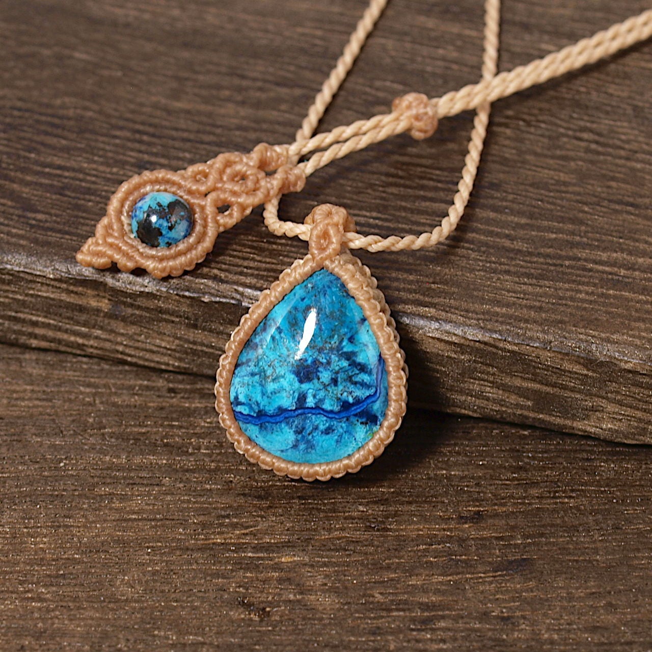 一点物】クリソコラのドロップルースを包んだマクラメネックレスNo.1