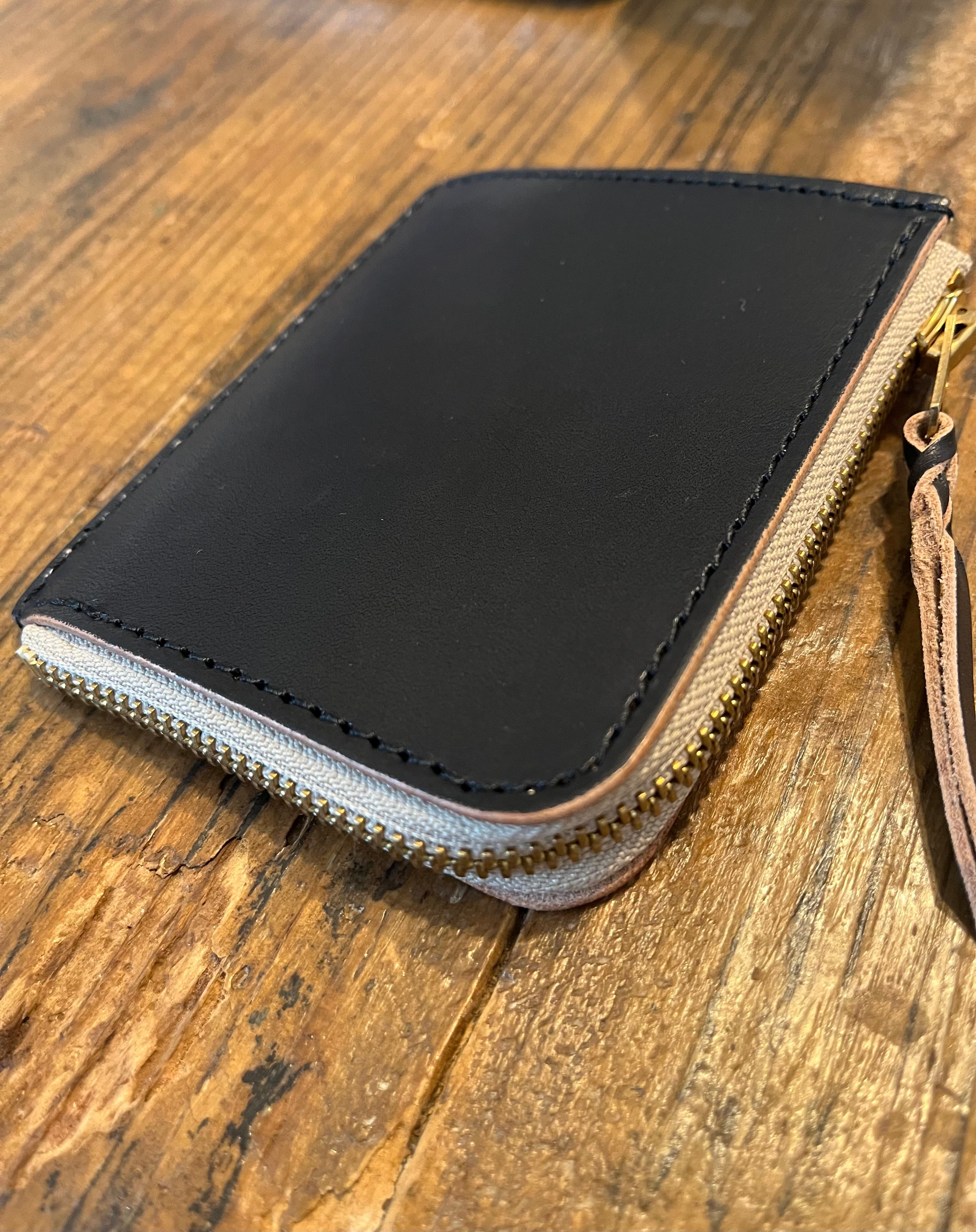 Lファスナーコンパクト TH006 丘染ブラック×ナチュラル | TRAVISHOOD