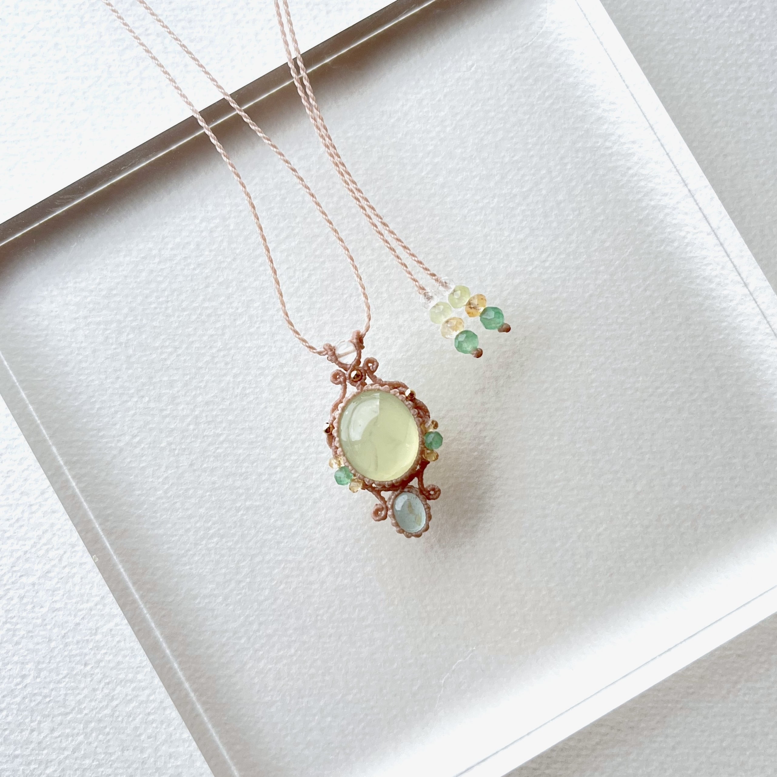 【お客様オーダー品】プレナイト+アクアマリンのマクラメ編み 天然石ネックレス