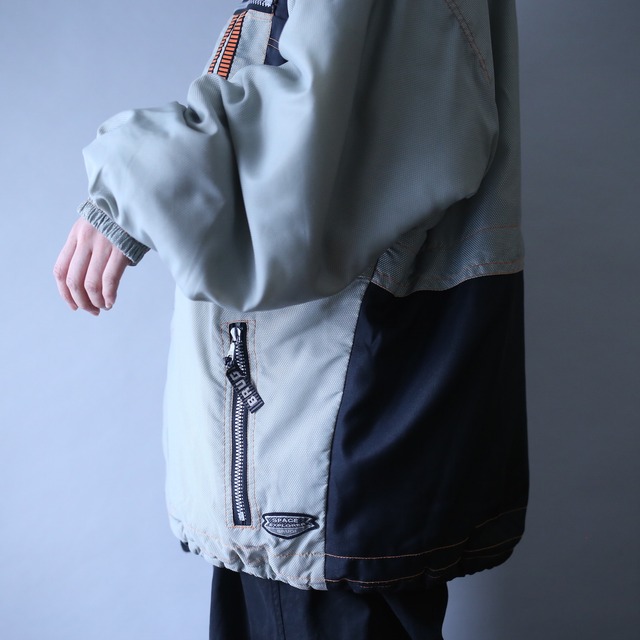 multi gimmick design over silhouette mountain jacket