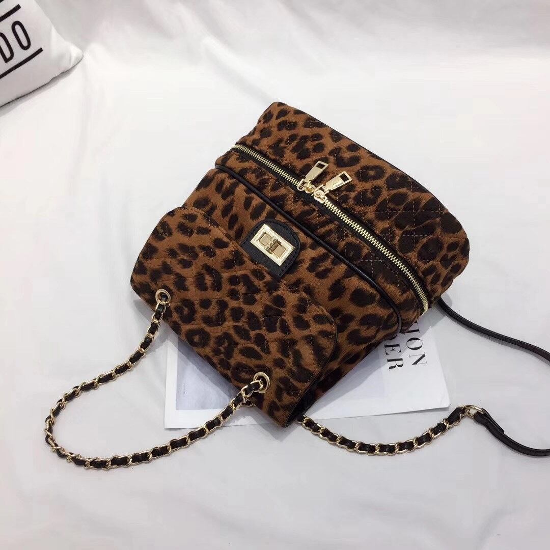 レオパードリュック