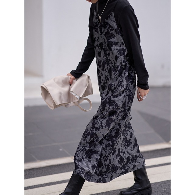 レイヤードスタイルベルベットプリーツワンピース　M02895