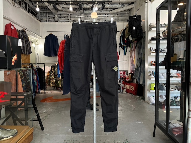 STONE ISLAND GARMENT DYE STRETCH CARGO PANT BLACK W31 27478