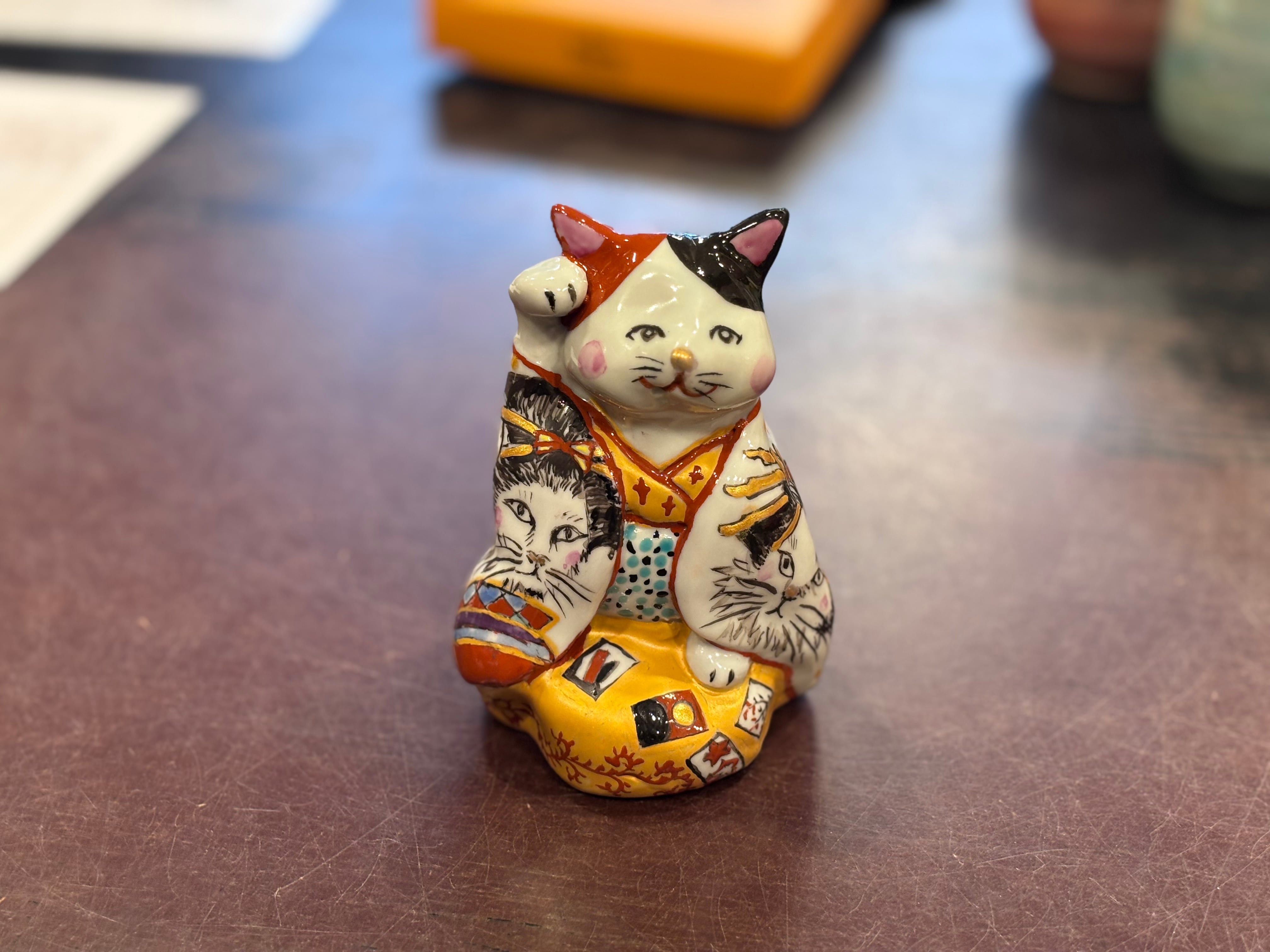 九谷焼 Kutani】4号白富士招き猫 | 野村右園堂 Online Shop