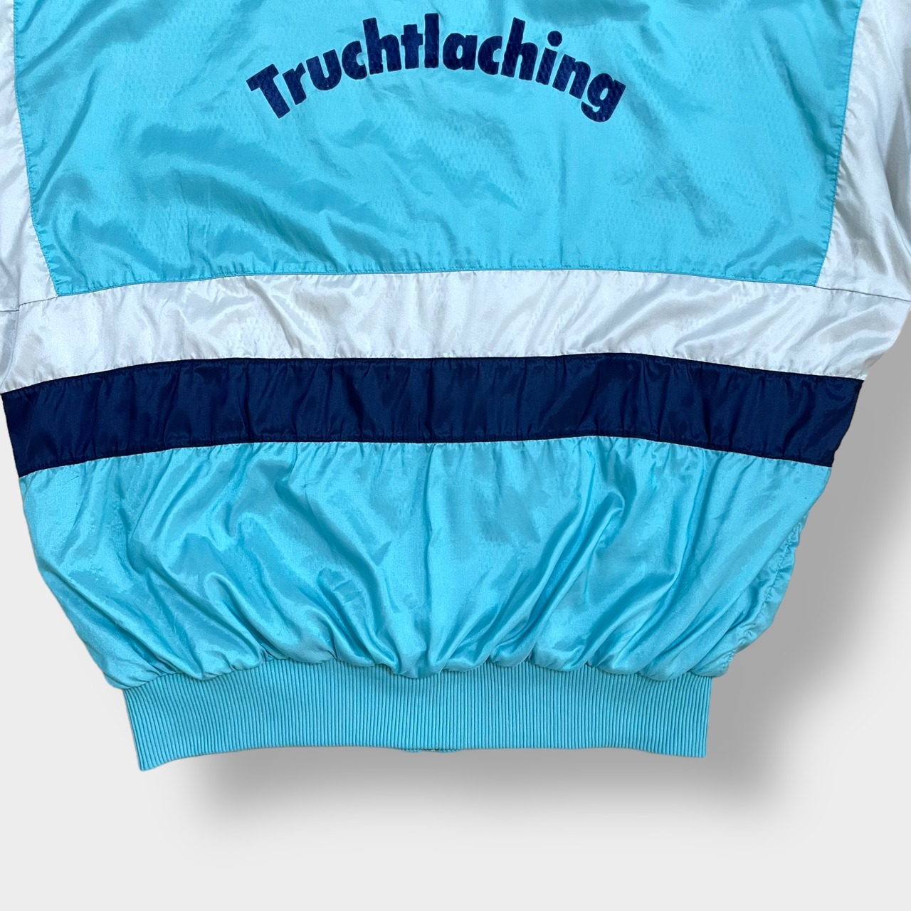 【adidas】80s ブルゾン ジャンパー ナイロンジャケット トラックジャケット 万国旗タグ アディダス 企業系 企業ロゴ アーチロゴ バックプリント マルチカラー 切替 ラグラン ヴィンテージ us古着