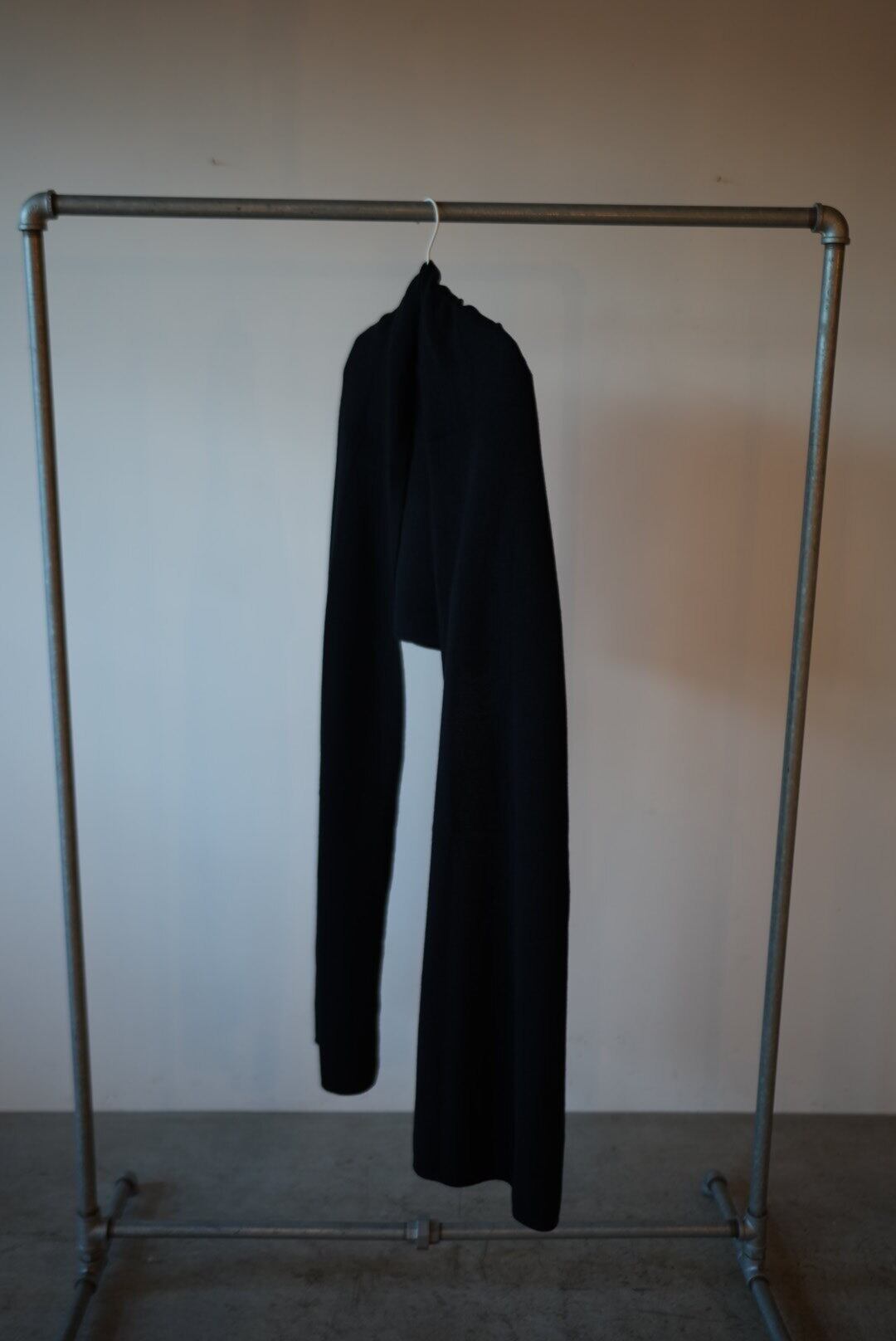 MOON TREE PLANET - Mantle black | MOON TREE PLANET