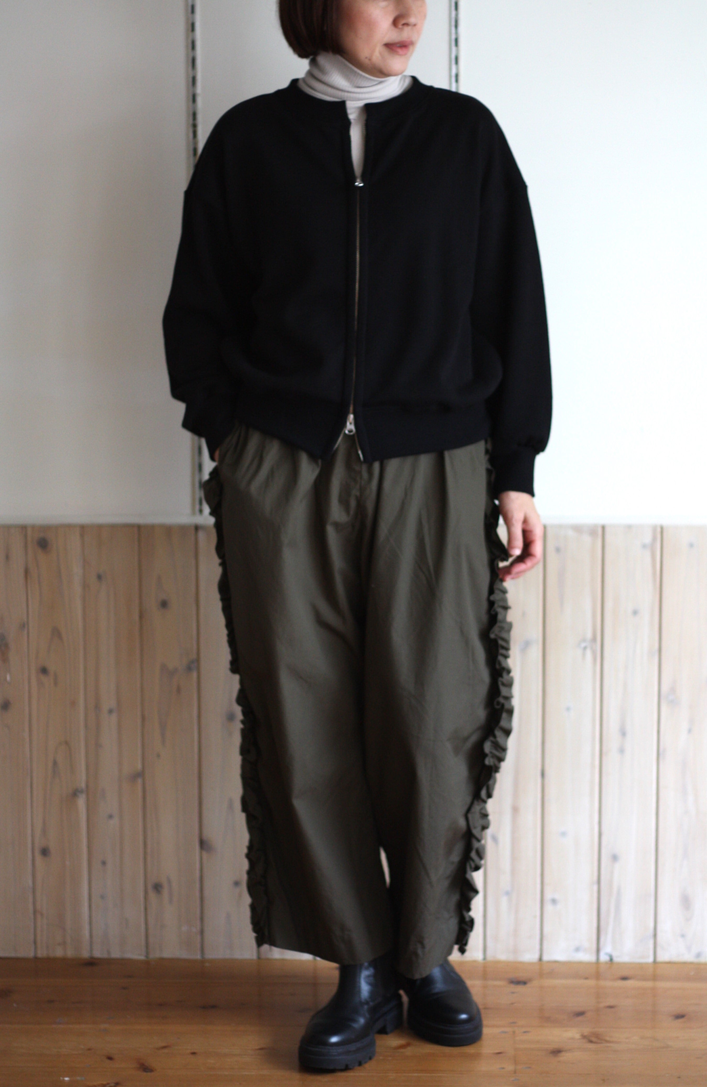 Gauze# ガーゼ ビビアンパンツ マットカーキ | tous les jours