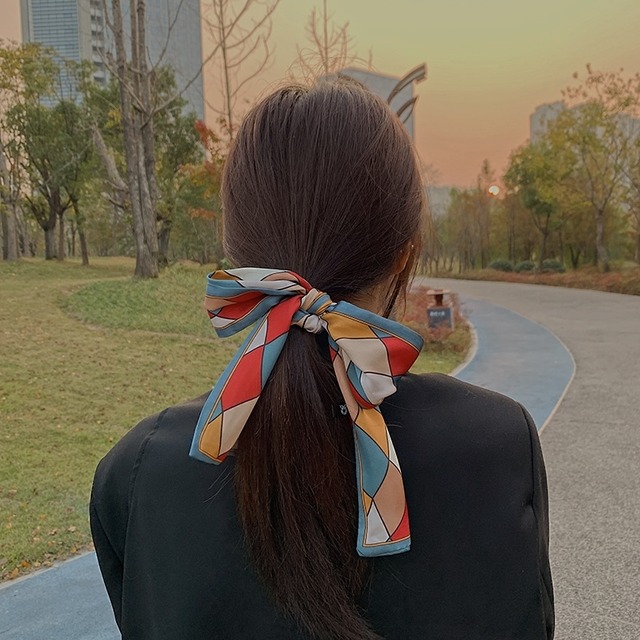 オータムウィンタースタンダードスカーフ アクセサリー ヘアバンド レトロ 秋物 冬物 ヘアアクセサリー シルク ブラック・アイド・ピーズ70982976340