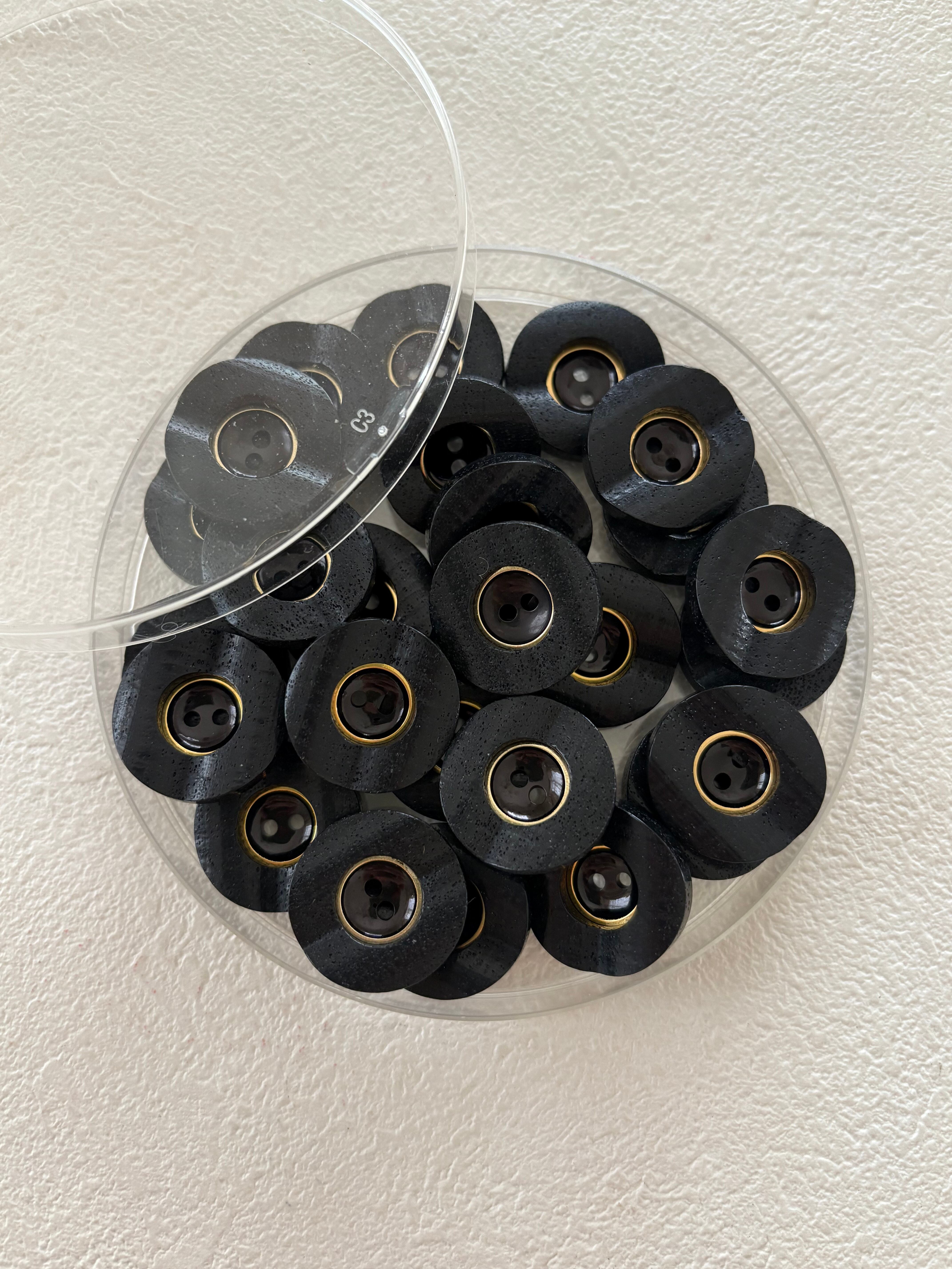 Japanese Vintage ボタン ブラック×ゴールド 19mm 昭和レトロ アクセサリーパーツ 装飾材