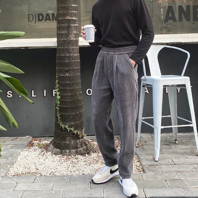【予約販売】ストレートパンツ メンズ ボトムス シンプル カジュアル コーデュロイ 厚手 ブラック ベージュ グレー スタイリッシュ こなれ感 韓国 トレンド 春 夏 秋 冬 S/M/L/XL/2XL