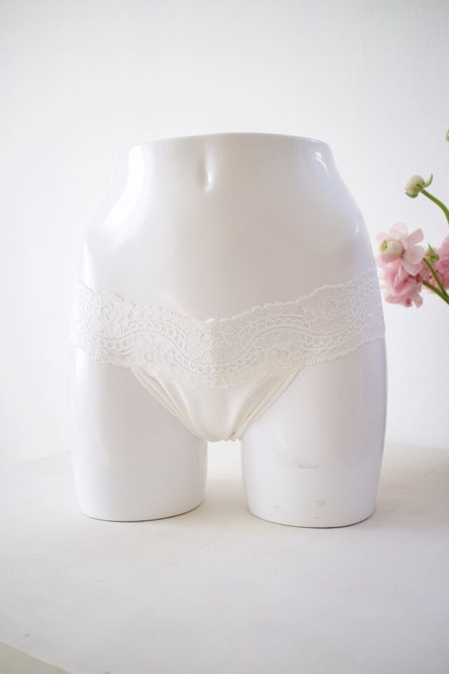 Punties* ローライズタイプ <ホワイト> フラワーウェーブ