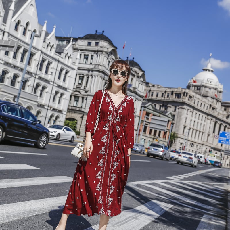 大柄ワンピース 膝下 袖あり 半袖 襟なし フレア セミフレア Aライン