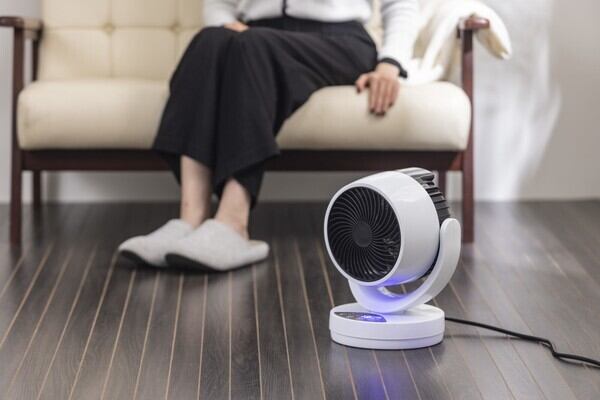 冷風扇 冬はヒーター オールシーズン活躍の温冷風扇 「ヒート＆クール」 【夏は扇風機として
