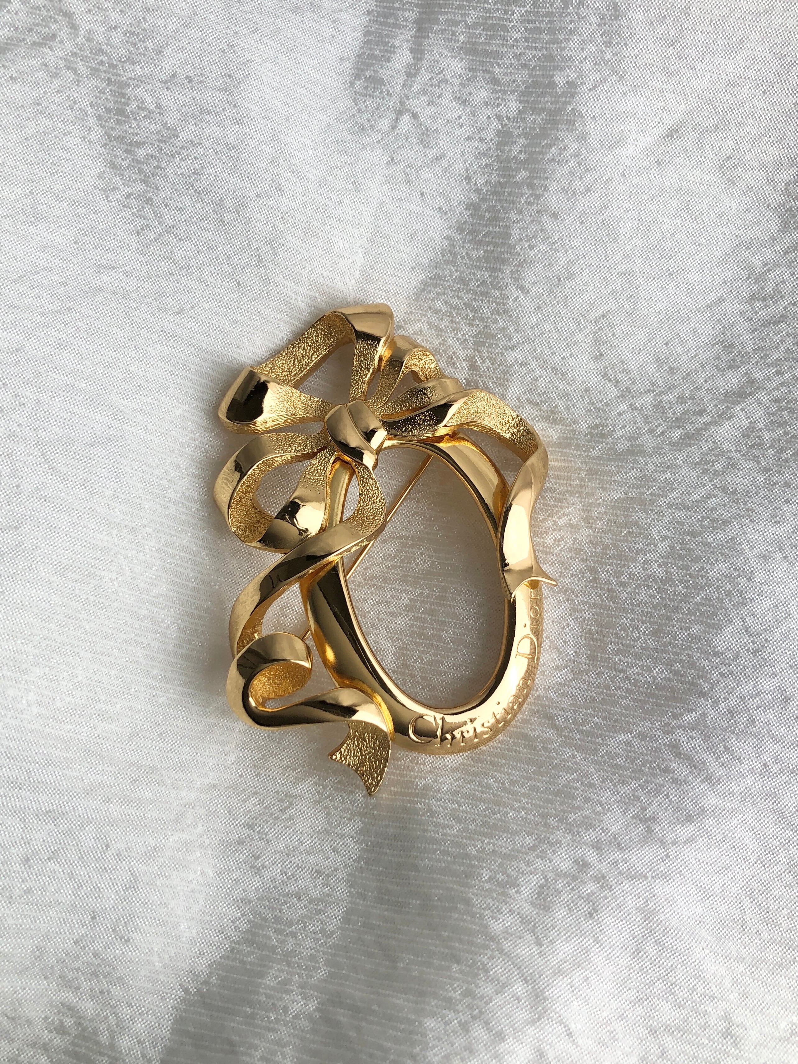 Christian Dior クリスチャン ディオール ブローチ ゴールド リボン