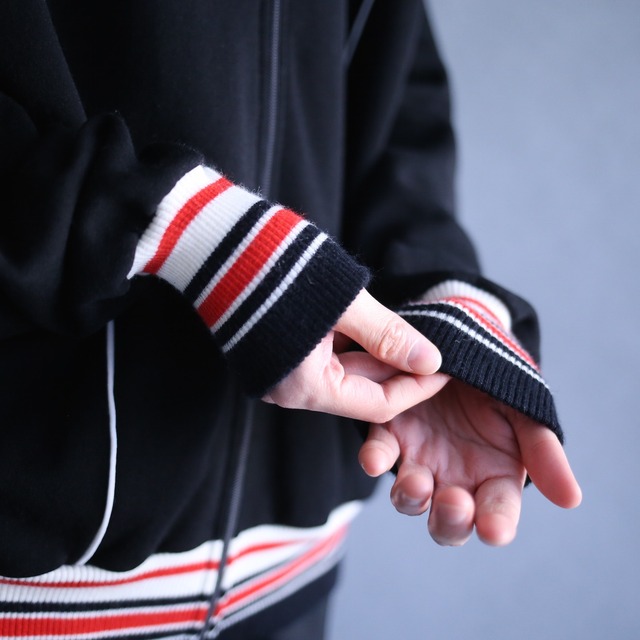 good coloring rib line and white piping design track jacket