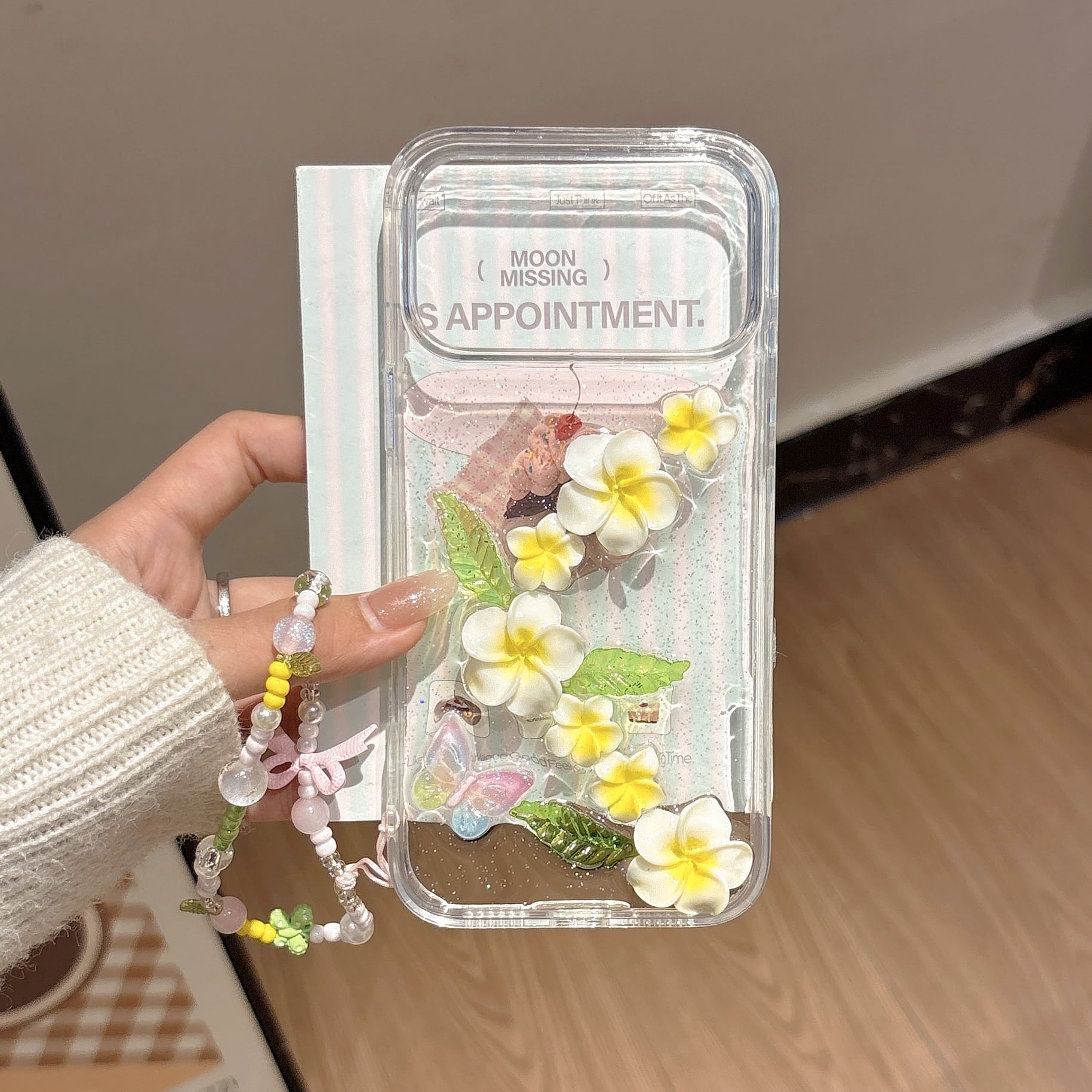 【淡いアイボリーカラー】立体フラワー　iPhoneケース クリアケース iphone 17 16 15 14 13 12 スマホケース 立体 フラワー