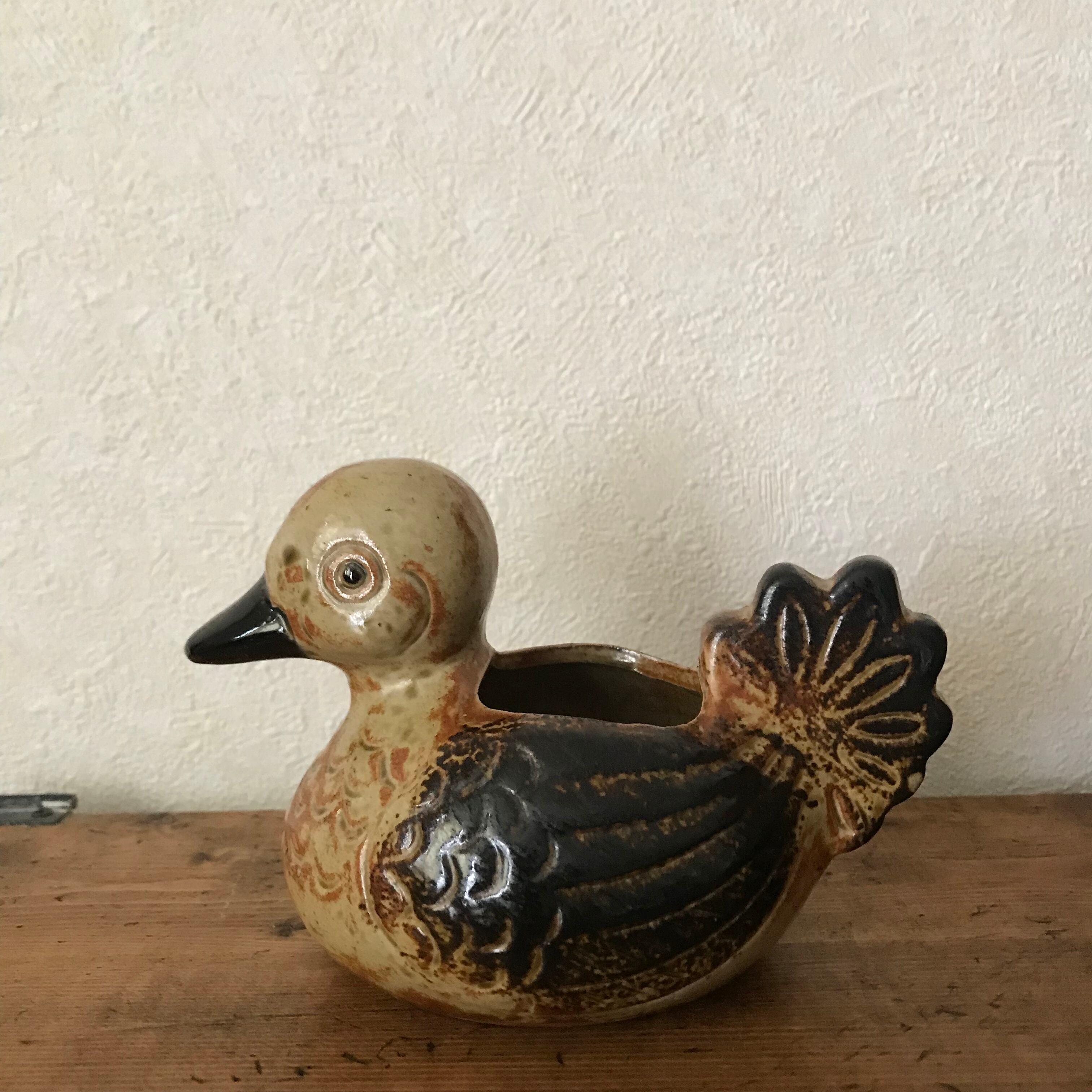 大きな鳥のいれもの