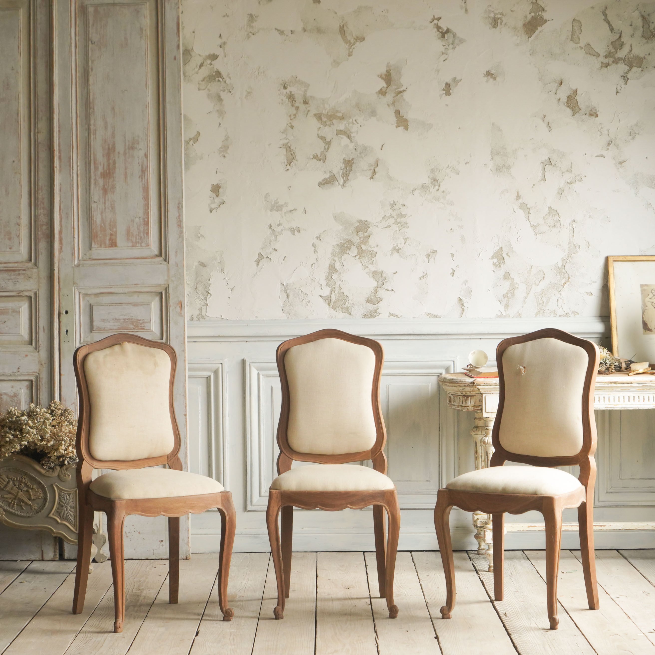 チェア/アンティークチェア/サロンチェア_ディスプレイ/剥離/空間装飾/カブリオールレッグ/ソファ/椅子/イス