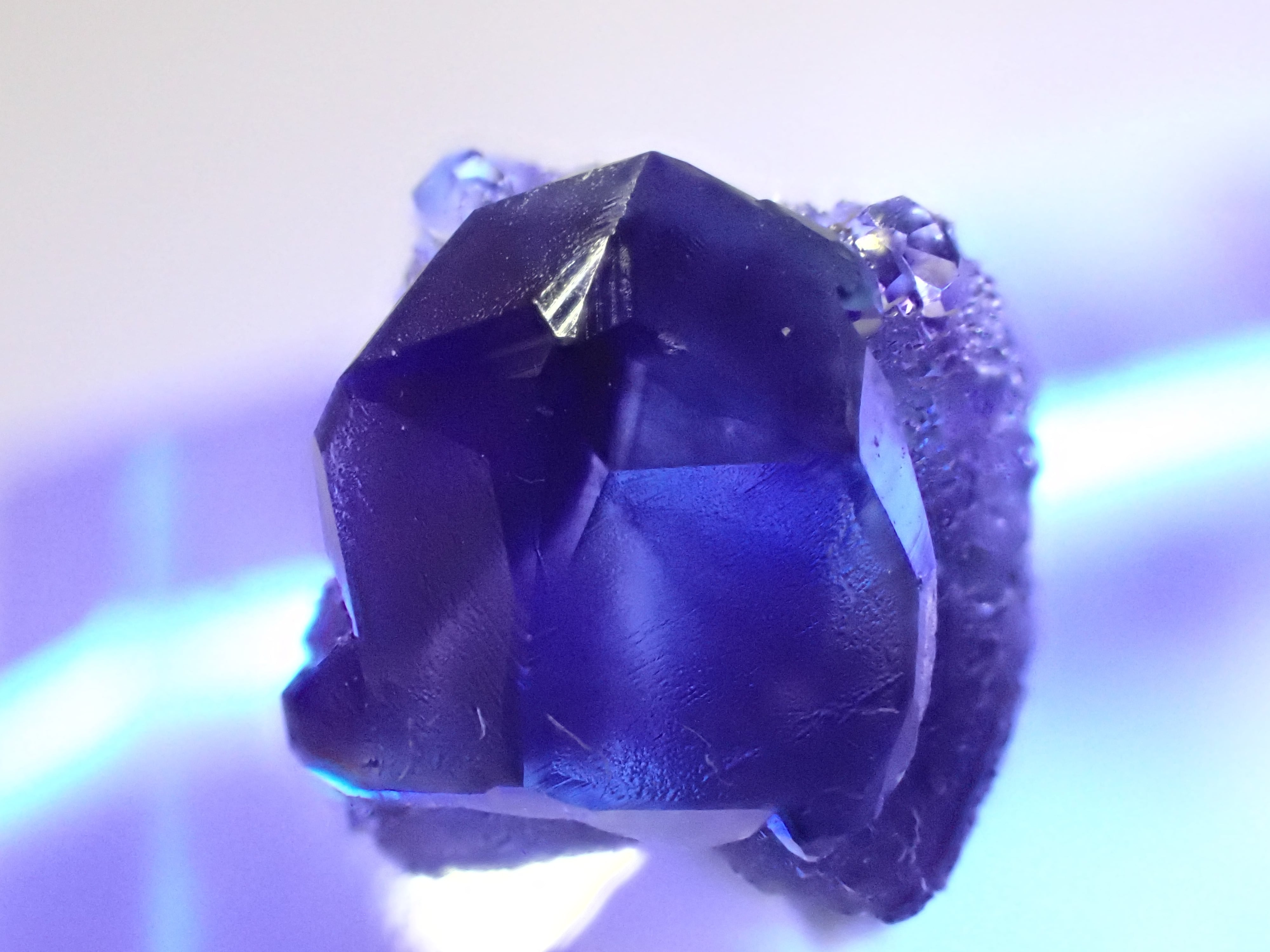 黒竜江省】手裏剣模様 フローライト 蛍石 原石 標本 | 石処たっちゃん