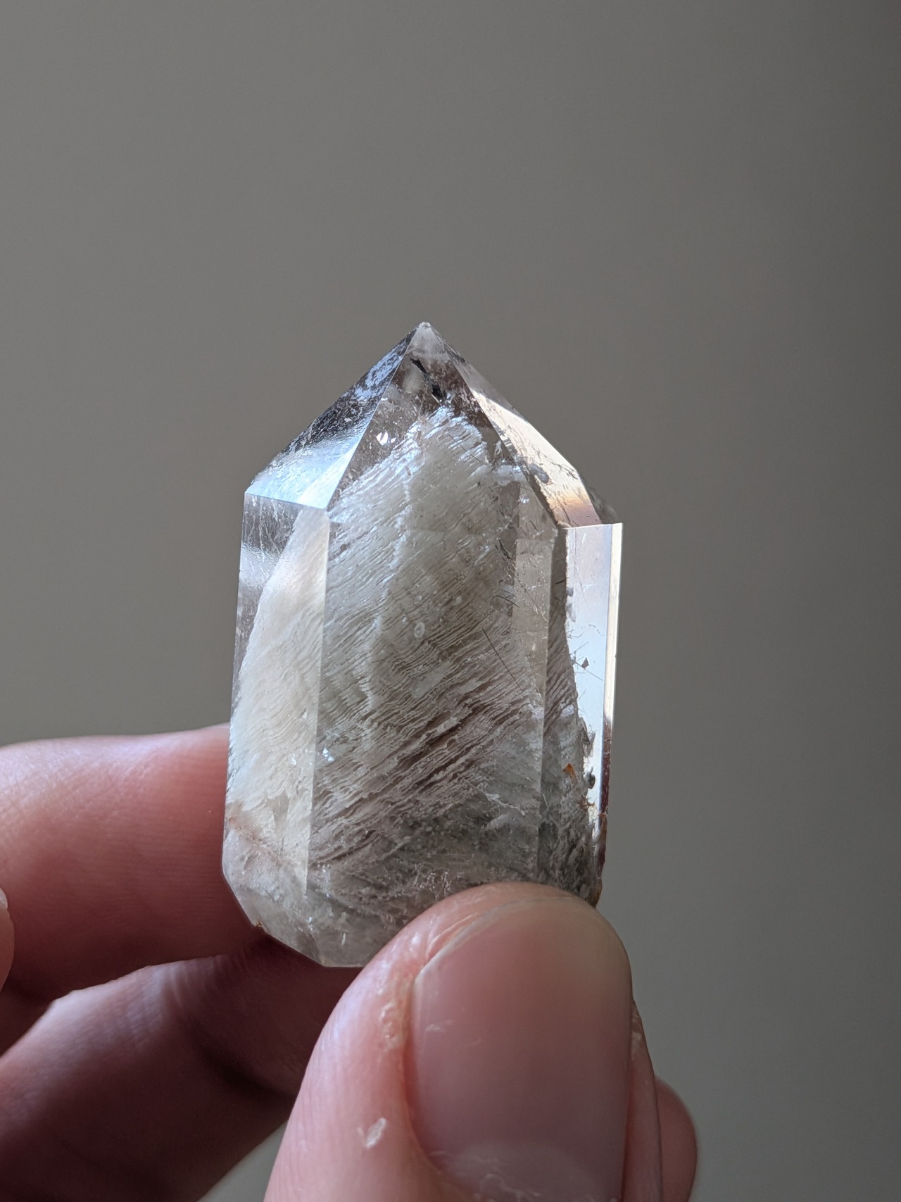 千層・山入ガーデンクォーツ (ルチル入り) ⭓ タワー ⭔ ブラジル・ミナスジェライス州産