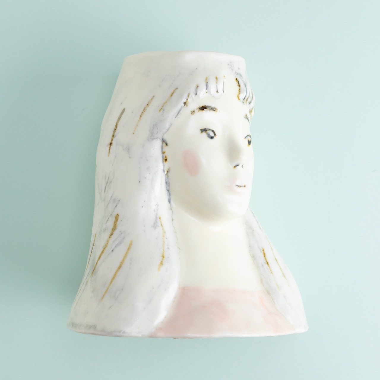 < 桂さえか > ピンクの服の女性花器 - 2