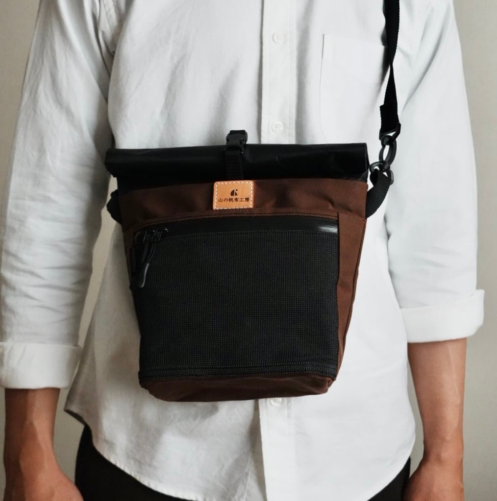 NOBISHIRO サコッシュ / Brown (帆布/チェストバッグ/登山) | 山の帆布工房