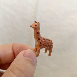 小さな木のキリン